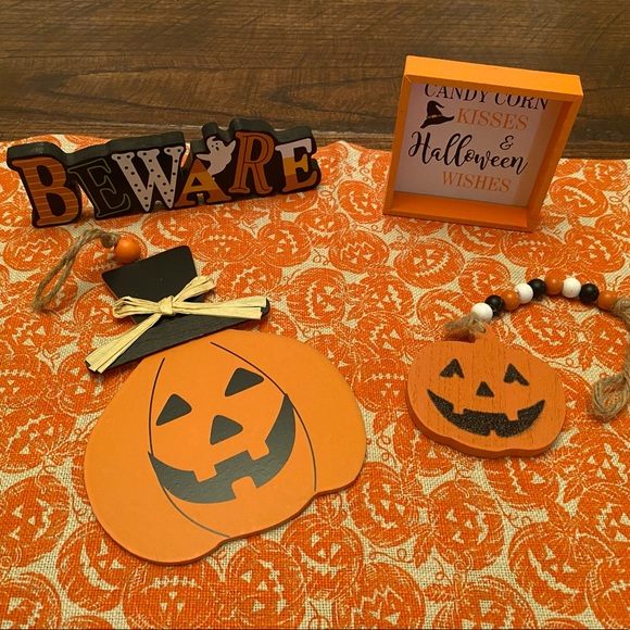 Halloween Jack O Lantern Towels, Jack O Lantern Tier Tray Decor & Wall Decor - Picture 7 of 16
